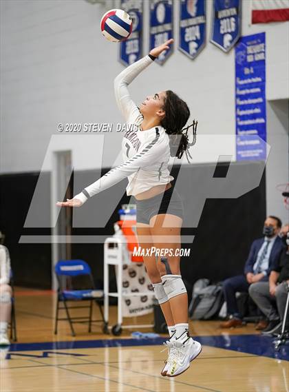 Thumbnail 2 in Hamilton vs. Perry (AIA 6A Final) photogallery.
