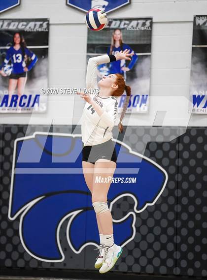 Thumbnail 2 in Hamilton vs. Perry (AIA 6A Final) photogallery.