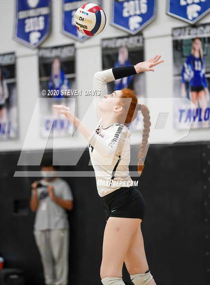 Thumbnail 3 in Hamilton vs. Perry (AIA 6A Final) photogallery.