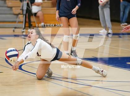 Thumbnail 2 in Hamilton vs. Perry (AIA 6A Final) photogallery.