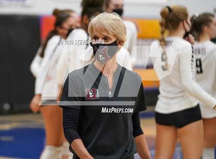 Thumbnail 1 in Hamilton vs. Perry (AIA 6A Final) photogallery.
