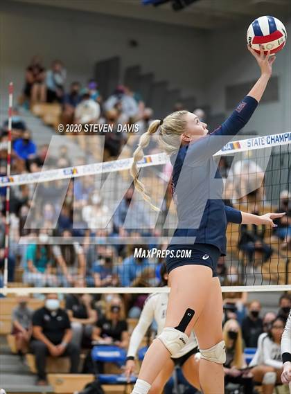 Thumbnail 3 in Hamilton vs. Perry (AIA 6A Final) photogallery.