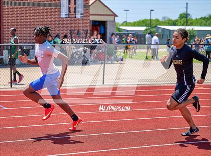 Thumbnail 3 in Lake Houston Conquerors Invitational (400M) photogallery.