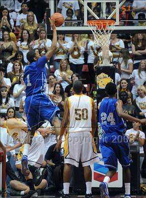 Thumbnail 2 in El Camino vs. San Diego (CIF SDS D1 Final) photogallery.