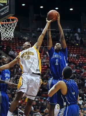 Thumbnail 3 in El Camino vs. San Diego (CIF SDS D1 Final) photogallery.