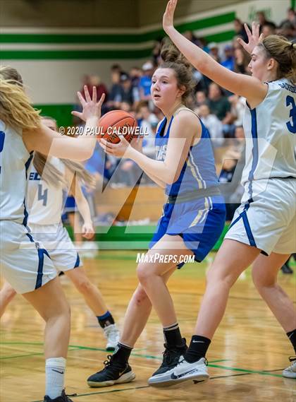 Thumbnail 2 in Deer Park @ Elma (WIAA 1A Regional Playoff) photogallery.