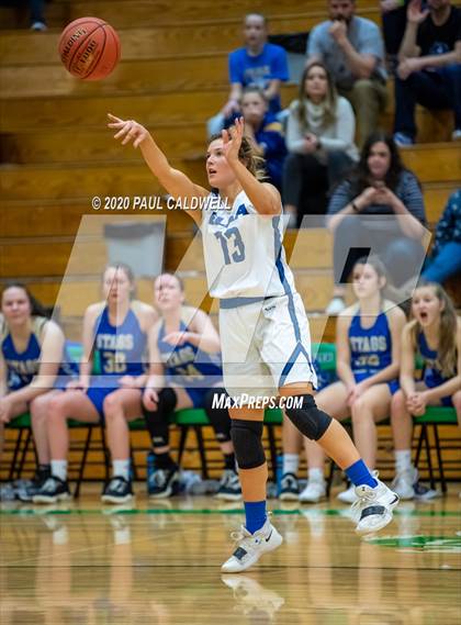 Thumbnail 1 in Deer Park @ Elma (WIAA 1A Regional Playoff) photogallery.