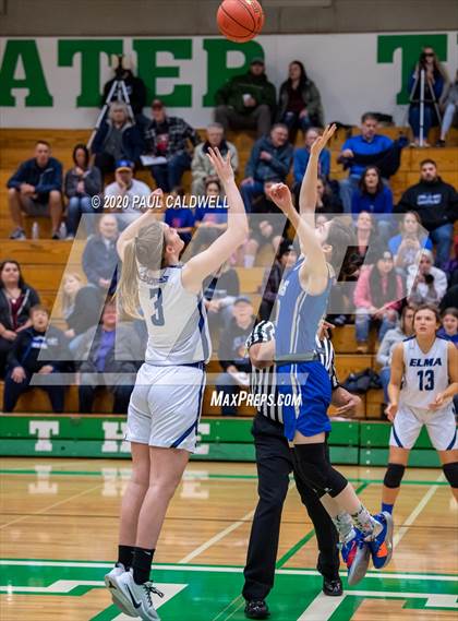 Thumbnail 1 in Deer Park @ Elma (WIAA 1A Regional Playoff) photogallery.