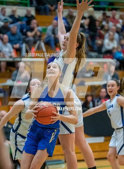 Thumbnail 1 in Deer Park @ Elma (WIAA 1A Regional Playoff) photogallery.