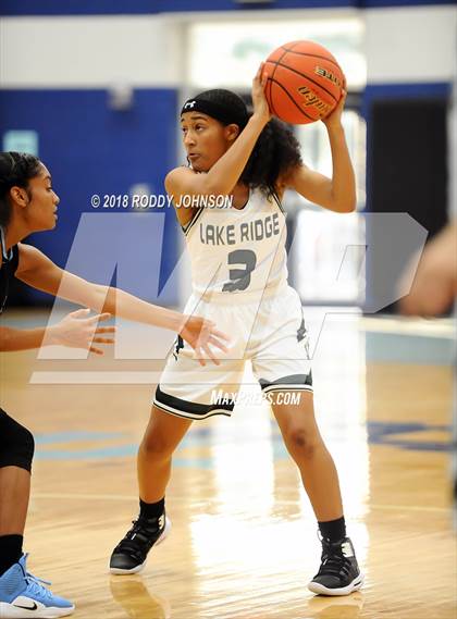 Thumbnail 3 in Sam Rayburn vs. Lake Ridge (McDonald's Texas Invitational) photogallery.
