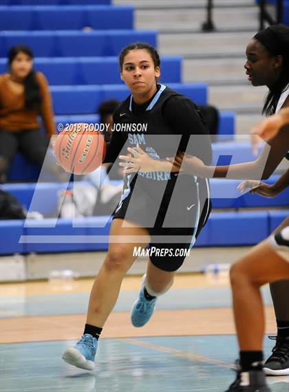 Thumbnail 3 in Sam Rayburn vs. Lake Ridge (McDonald's Texas Invitational) photogallery.