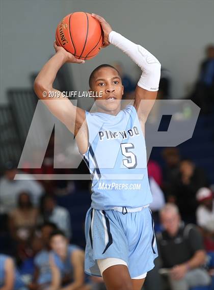 Thumbnail 2 in Bartow vs Pinewood Prep (Rotary Roundball Classic) photogallery.