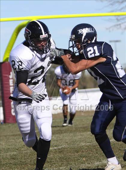 Thumbnail 1 in Columbine vs. Pomona photogallery.