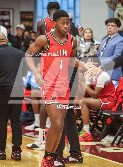 Thumbnail 2 in Long Island Lutheran vs. Christopher Columbus (Spalding Hoophall Classic) photogallery.