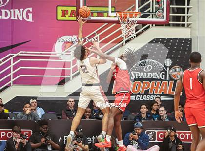 Thumbnail 2 in Long Island Lutheran vs. Christopher Columbus (Spalding Hoophall Classic) photogallery.