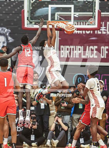 Thumbnail 3 in Long Island Lutheran vs. Christopher Columbus (Spalding Hoophall Classic) photogallery.
