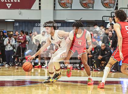 Thumbnail 2 in Long Island Lutheran vs. Christopher Columbus (Spalding Hoophall Classic) photogallery.
