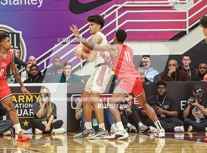 Thumbnail 3 in Long Island Lutheran vs. Christopher Columbus (Spalding Hoophall Classic) photogallery.