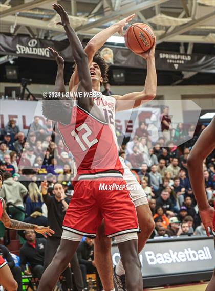 Thumbnail 2 in Long Island Lutheran vs. Christopher Columbus (Spalding Hoophall Classic) photogallery.