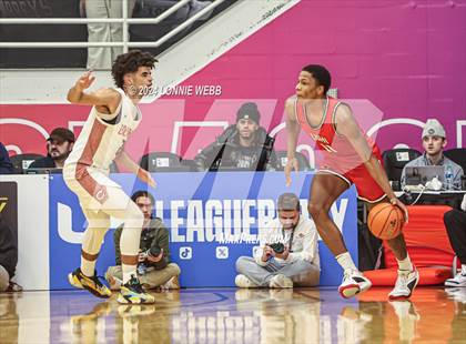 Thumbnail 2 in Long Island Lutheran vs. Christopher Columbus (Spalding Hoophall Classic) photogallery.