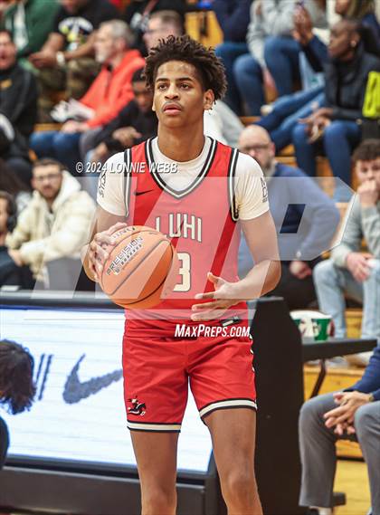 Thumbnail 2 in Long Island Lutheran vs. Christopher Columbus (Spalding Hoophall Classic) photogallery.
