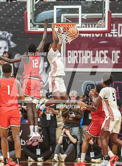 Thumbnail 2 in Long Island Lutheran vs. Christopher Columbus (Spalding Hoophall Classic) photogallery.