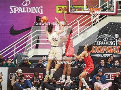Thumbnail 3 in Long Island Lutheran vs. Christopher Columbus (Spalding Hoophall Classic) photogallery.