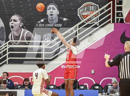 Thumbnail 1 in Long Island Lutheran vs. Christopher Columbus (Spalding Hoophall Classic) photogallery.