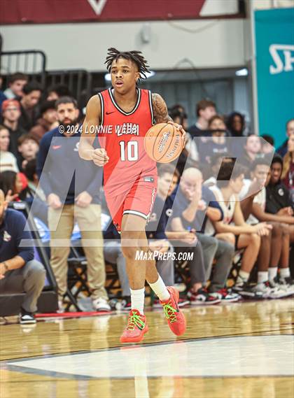 Thumbnail 2 in Long Island Lutheran vs. Christopher Columbus (Spalding Hoophall Classic) photogallery.