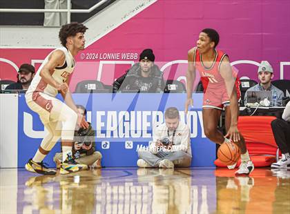 Thumbnail 1 in Long Island Lutheran vs. Christopher Columbus (Spalding Hoophall Classic) photogallery.