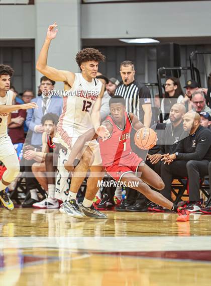 Thumbnail 1 in Long Island Lutheran vs. Christopher Columbus (Spalding Hoophall Classic) photogallery.
