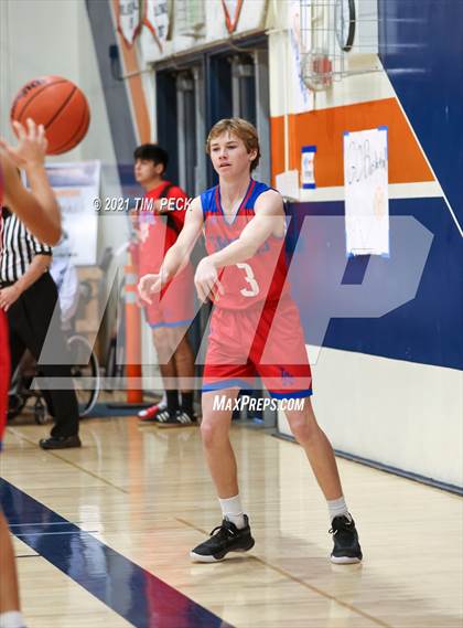 Thumbnail 1 in Los Alamitos @ Cypress photogallery.
