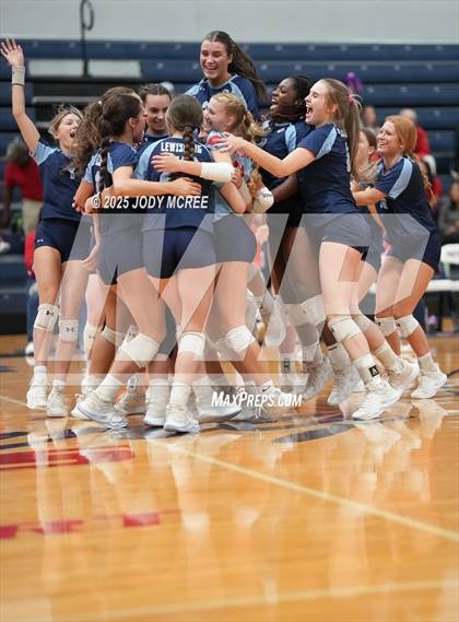 Thumbnail 3 in Oxford @ Lewisburg photogallery.