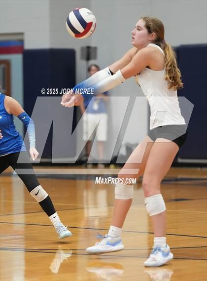 Thumbnail 3 in Oxford @ Lewisburg photogallery.