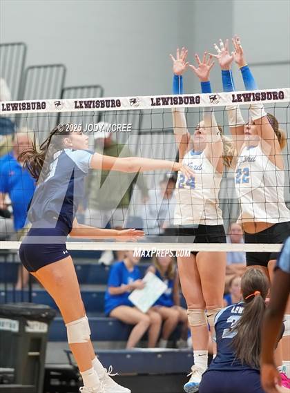 Thumbnail 2 in Oxford @ Lewisburg photogallery.