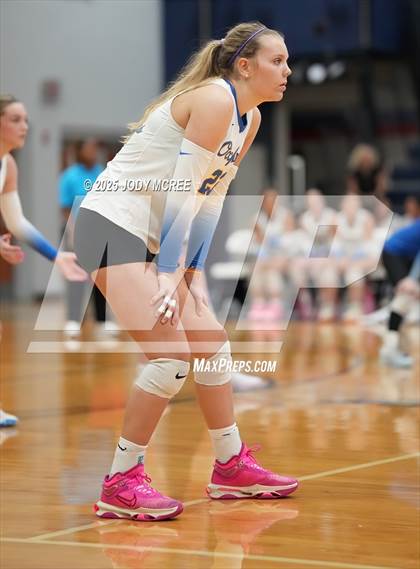 Thumbnail 3 in Oxford @ Lewisburg photogallery.