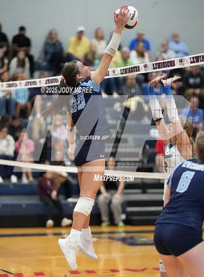 Thumbnail 3 in Oxford @ Lewisburg photogallery.