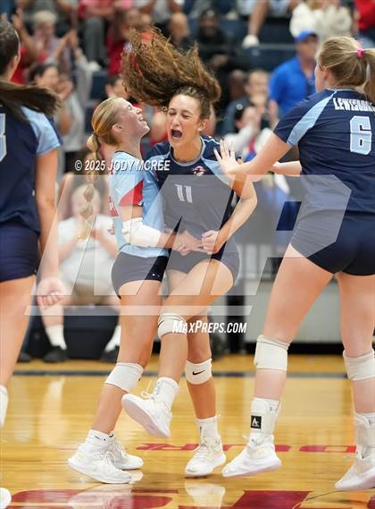 Thumbnail 2 in Oxford @ Lewisburg photogallery.