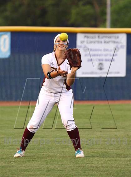 Thumbnail 2 in Deer Park vs Dobie (UIL 5A Bi-District Playoff) photogallery.