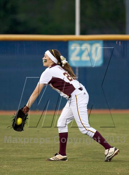 Thumbnail 3 in Deer Park vs Dobie (UIL 5A Bi-District Playoff) photogallery.