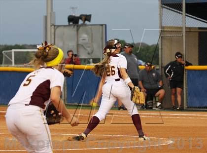 Thumbnail 2 in Deer Park vs Dobie (UIL 5A Bi-District Playoff) photogallery.