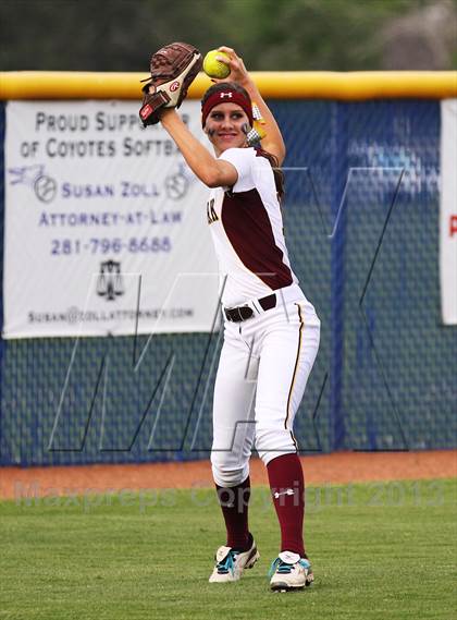 Thumbnail 1 in Deer Park vs Dobie (UIL 5A Bi-District Playoff) photogallery.