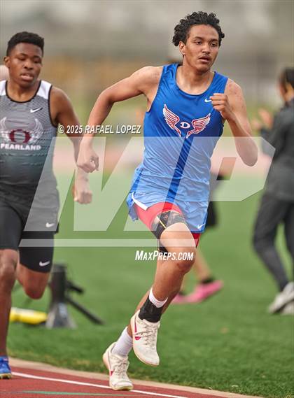 Thumbnail 1 in CCISD Ruben C Jordan Relays (800M) photogallery.
