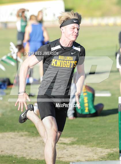 Thumbnail 1 in FVL Championship Trials May 1st (100, 200, 300 IH, 400, 110 HH) photogallery.