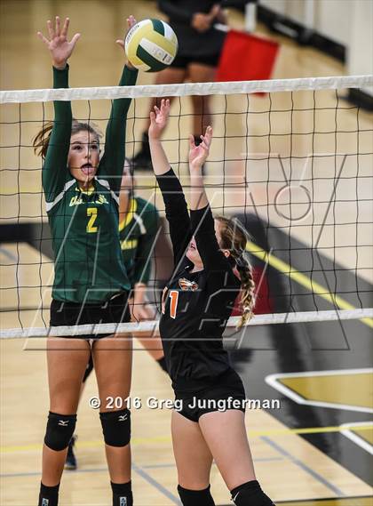 Thumbnail 3 in Casa Grande vs. California School for the Deaf (Nor-Cal Invitational) photogallery.