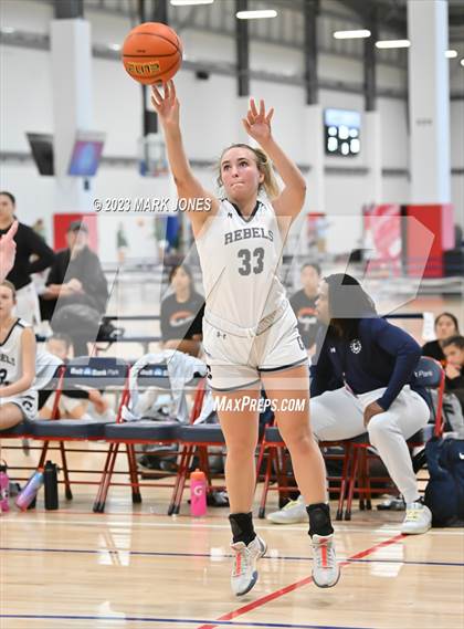 Thumbnail 2 in Columbine vs. Bishop Alemany (Nike Tournament of Champions) photogallery.