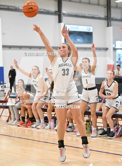 Thumbnail 3 in Columbine vs. Bishop Alemany (Nike Tournament of Champions) photogallery.