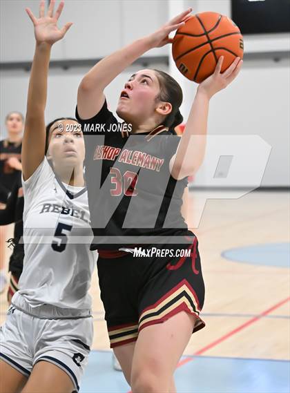 Thumbnail 3 in Columbine vs. Bishop Alemany (Nike Tournament of Champions) photogallery.