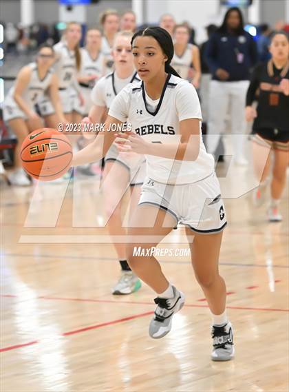 Thumbnail 2 in Columbine vs. Bishop Alemany (Nike Tournament of Champions) photogallery.