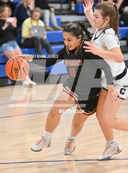 Thumbnail 3 in Columbine vs. Bishop Alemany (Nike Tournament of Champions) photogallery.